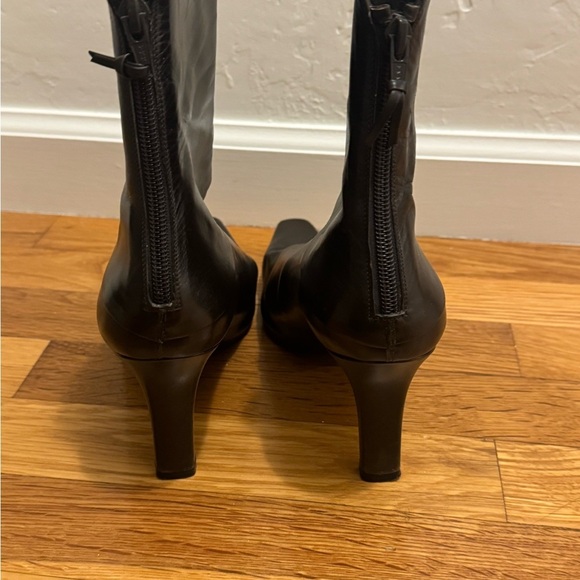 STUART WEITZMAN DARK BROWN ANKLE BOOTS 9.5 9 1/2 Square Pointed Toe Shoes Fall - Picture 3 of 10
